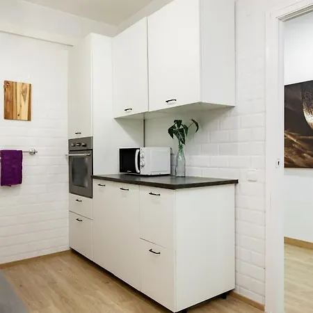 Exclusive Huge 4 Double Bedroom Center *