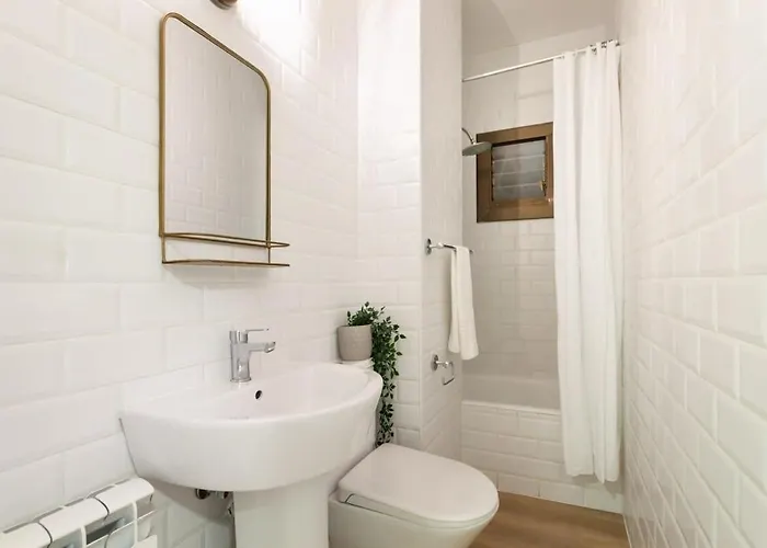The Collection - Exclusive Huge 4 Double Bedroom Center Apartament *