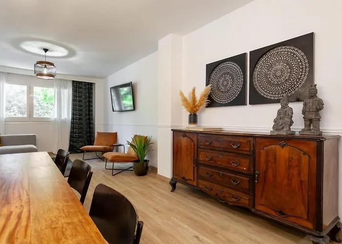 Apartament The Collection - Exclusive Huge 4 Double Bedroom Center